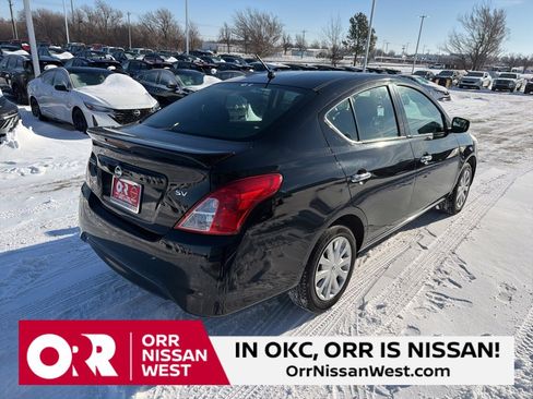 Used 2019 Nissan Versa SV image 5