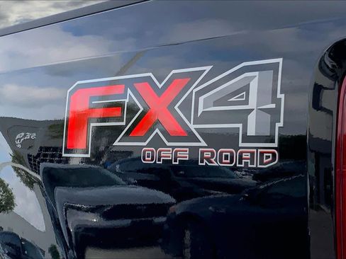 Used 2018 Ford F250 XLT w/ XLT Premium Package image 9