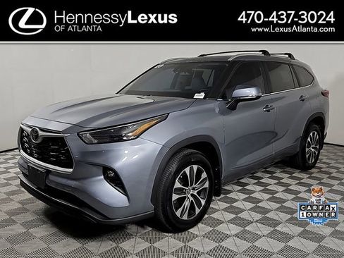 Used 2023 Toyota Highlander XLE image 1