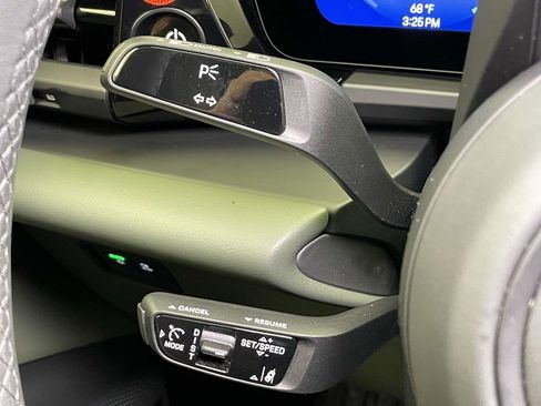 Used 2025 Porsche Macan 4 Electric image 41