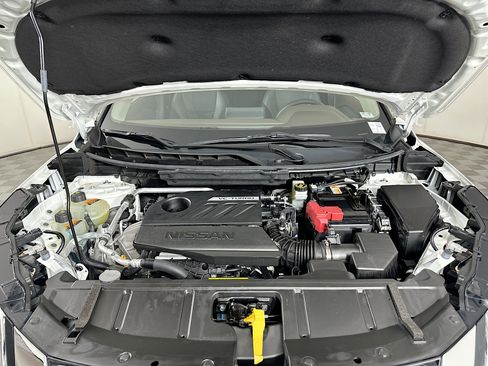 Used 2023 Nissan Rogue SV image 30