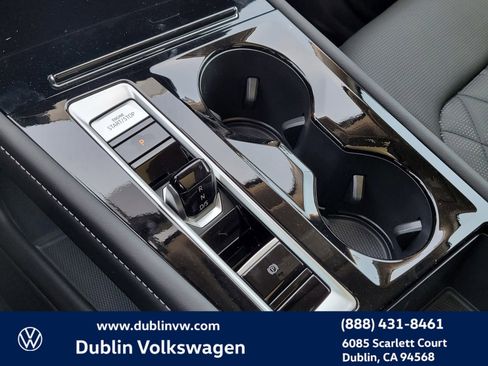 New 2025 Volkswagen Atlas SEL Premium R-Line image 17