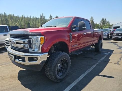 Used 2017 Ford F350 XLT w/ XLT Premium Package AWD/4WD image 5