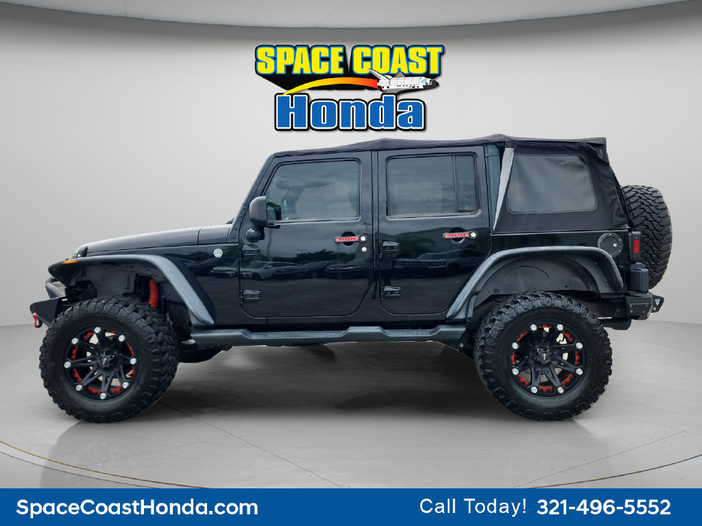 Used 2013 Jeep Wrangler Unlimited Sahara w/ Connectivity Group AWD/4WD image 6