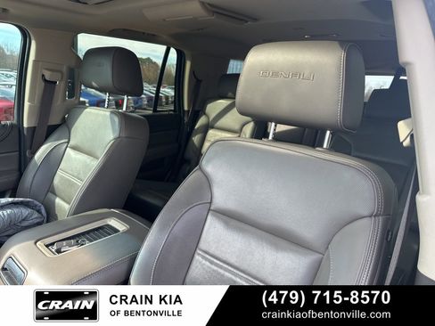 Used 2018 GMC Yukon Denali w/ Denali Ultimate Package image 16