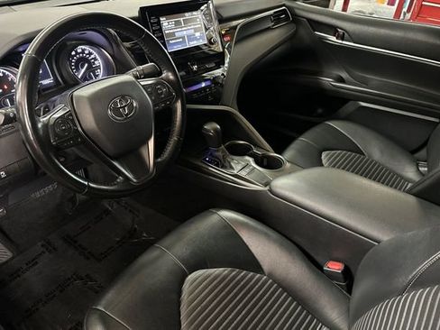 Used 2022 Toyota Camry SE FWD image 11