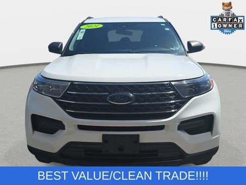 Used 2021 Ford Explorer XLT RWD image 2