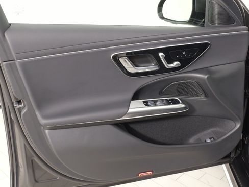 Used 2025 Mercedes-Benz E 350 4MATIC Sedan image 26