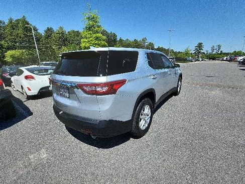Used 2020 Chevrolet Traverse LS image 9