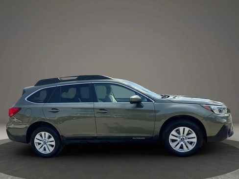 Used 2018 Subaru Outback 2.5i Premium AWD/4WD image 4