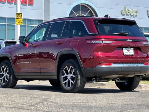 Certified 2024 Jeep Grand Cherokee Limited RWD image 5