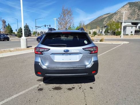 Used 2024 Subaru Outback Premium AWD/4WD image 4