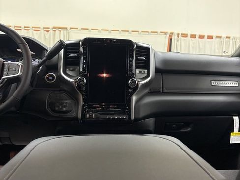 New 2026 RAM 2500 Big Horn AWD/4WD image 17