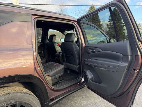 New 2026 Chevrolet Traverse RS image 16