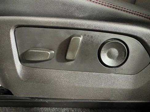 Used 2024 Chevrolet Colorado Z71 w/ Z71 Convenience Package 2 image 33