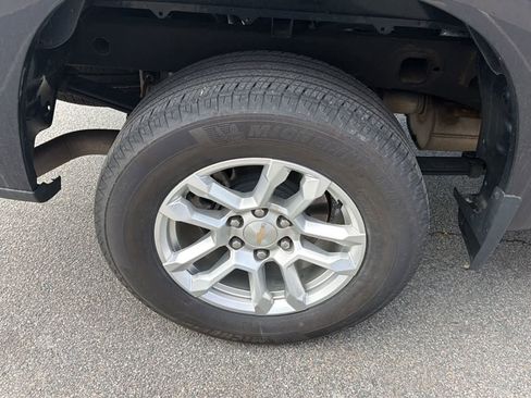 Used 2023 Chevrolet Silverado 1500 LT AWD/4WD image 22