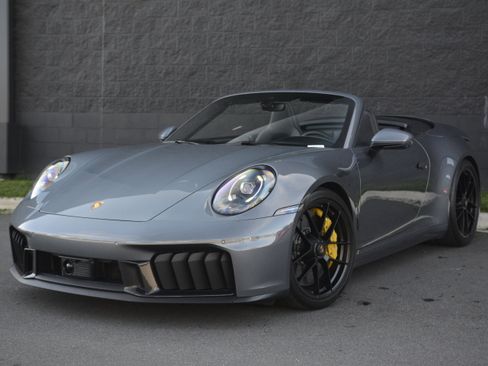 Certified 2025 Porsche 911 Carrera GTS image 38