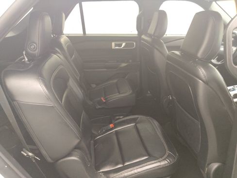 Used 2020 Ford Explorer XLT w/ Equipment Group 202A RWD image 19