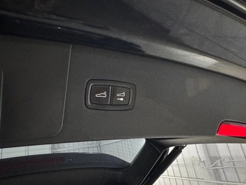 Used 2022 Porsche Cayenne S image 57