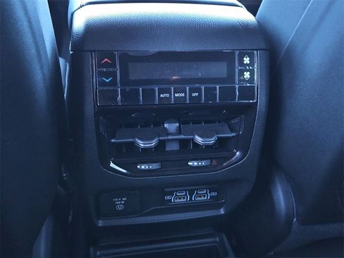 New 2025 Jeep Grand Cherokee L Laredo w/ Luxury Tech Group I image 18