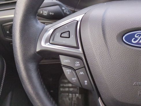 Used 2023 Ford Edge Titanium image 23