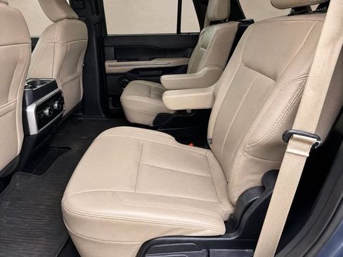 Used 2022 Ford Expedition XLT RWD image 16