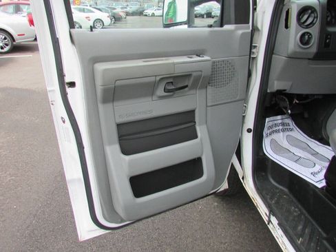 Used 2012 Ford E-450 and Econoline 450 Super Duty w/ PWR Locks & Windows Group RWD image 15