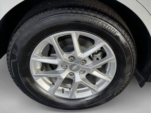 Used 2024 Chevrolet Equinox LS image 9