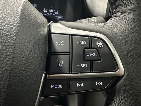 Used 2025 Toyota Sienna XLE image 20