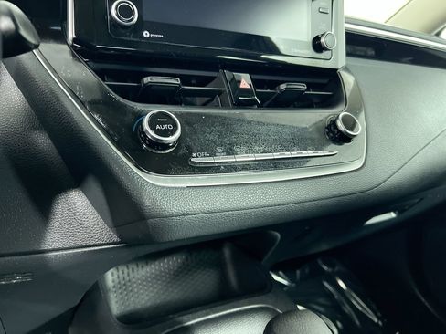 Used 2021 Toyota Corolla LE FWD image 20