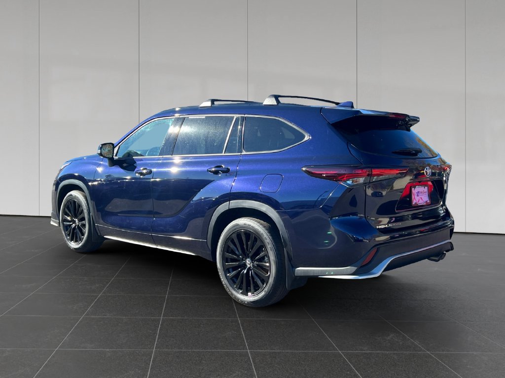 Used 2026 Toyota Highlander XSE AWD/4WD image 3