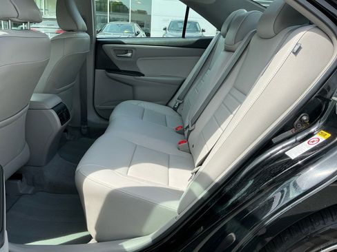 Used 2017 Toyota Camry XLE w/ Moonroof Package image 33