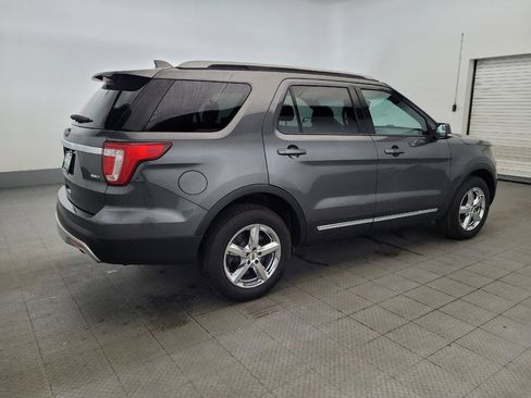 Used 2017 Ford Explorer XLT w/ Equipment Group 202A AWD/4WD image 10