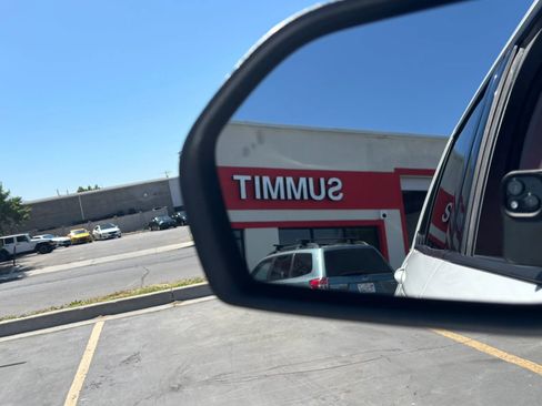 Used 2021 Ford Explorer XLT w/ Equipment Group 202A image 21