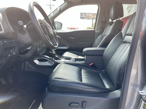 Certified 2024 Nissan Frontier SL w/ Technology Package RWD image 8