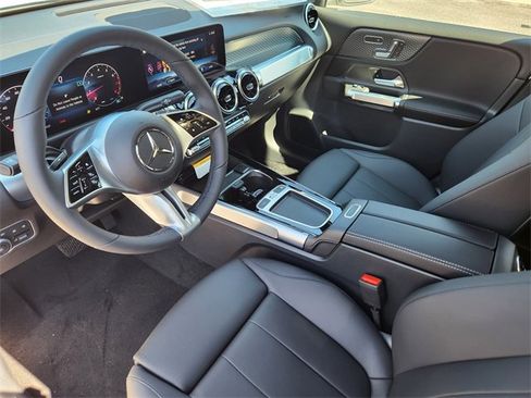 New 2026 Mercedes-Benz GLB 250 4MATIC image 7
