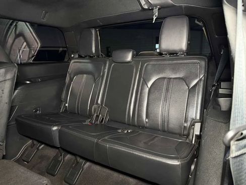 Used 2019 Ford Expedition Limited RWD image 16