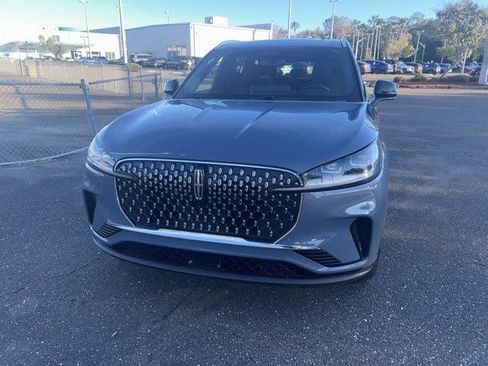 Used 2025 Lincoln Aviator Reserve w/ Equipment Group 201A image 4