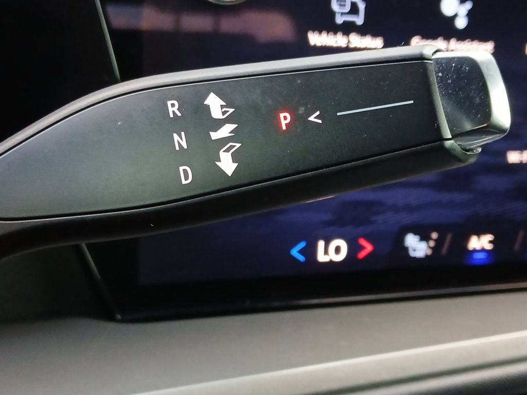 Used 2024 Chevrolet Traverse LS FWD image 10