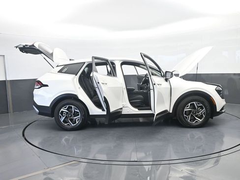 Used 2024 Kia Sportage LX FWD image 68