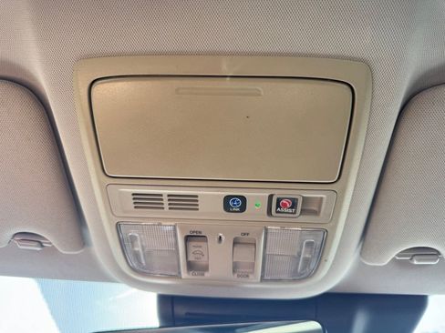 Used 2018 Honda Accord Touring image 17
