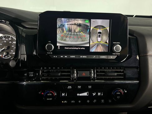 Used 2025 Nissan Pathfinder Rock Creek image 16