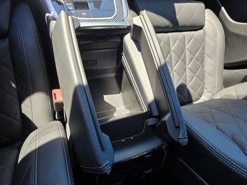Used 2025 BMW X5 M60i AWD/4WD image 24