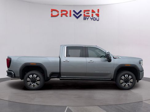 New 2026 GMC Sierra 2500 Denali w/ Denali Reserve Package AWD/4WD image 6