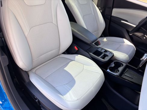 Used 2025 Ford Mustang Mach-E Premium RWD image 9