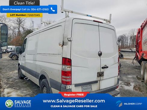 Used 2017 Freightliner Sprinter 2500 w/ Convenience Package RWD image 3