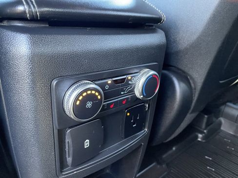 Used 2020 Ford Explorer Limited image 26