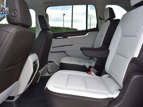 Used 2026 GMC Acadia Denali w/ Super Cruise Package FWD image 14