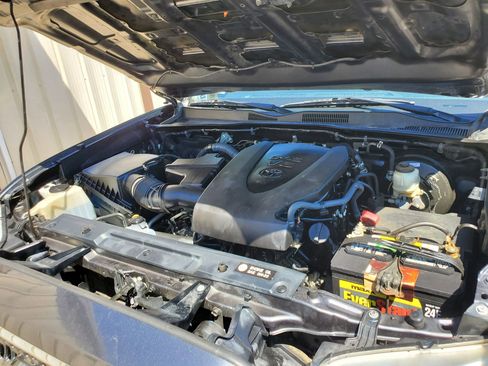 Used 2017 Toyota Tacoma TRD Sport w/ Tow Package image 49