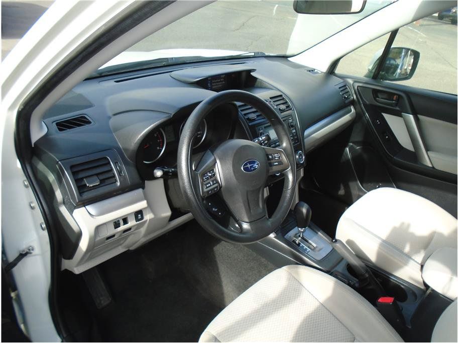 Used 2015 Subaru Forester 2.5i Premium w/ All-Weather Package AWD/4WD image 19